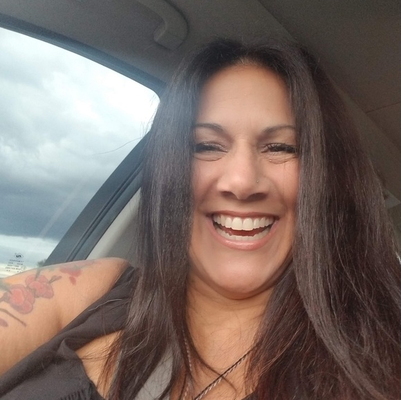 Meet your Posher, Theresa - Picture 2 of 6